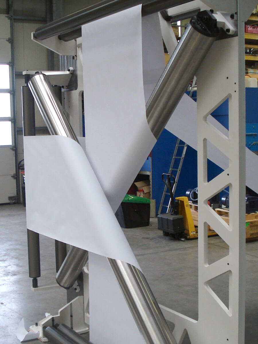 BACH Wendeeinrichtungen: Wendekreuz mit mikroporösen Wendestangen für die Papierindustrie