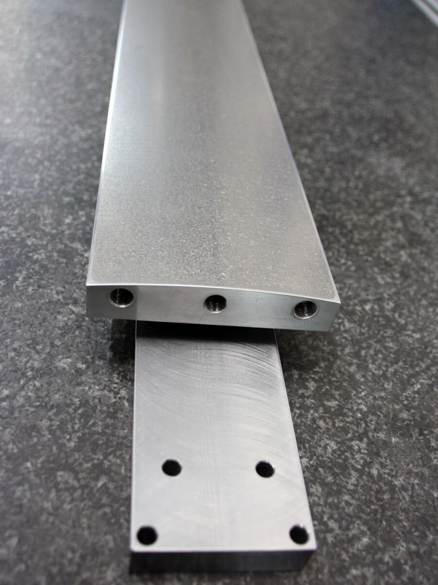 Federgelagerte mikroporöse Druckluft-Platte von BACH Maschinenbau
